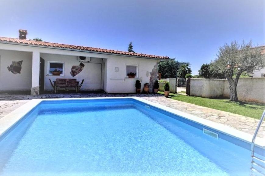 Vila Vallelunga *
